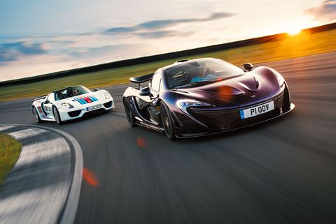 McLaren P1 vs Porsche 918 Spyder